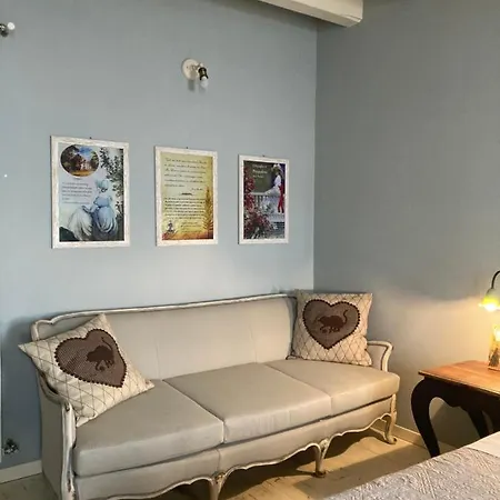 Couette-café Antique Maison