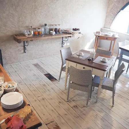 Couette-café Antique Maison 4*