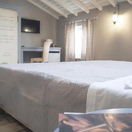 Couette-café Antique Maison 4*