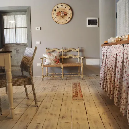 Antique Maison Couette-café Soave (Verona)