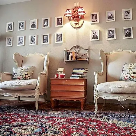 Antique Maison