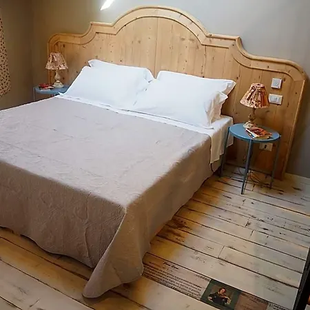 Antique Maison Panzió Soave