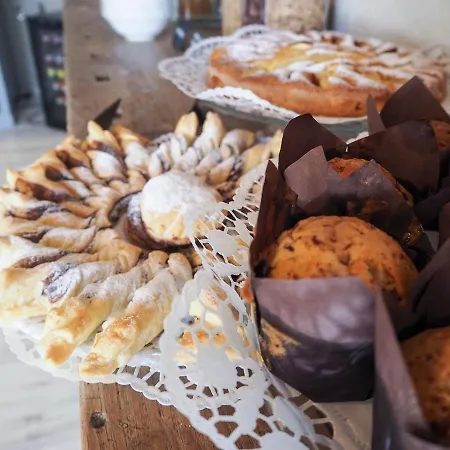 Antique Maison Bed & Breakfast