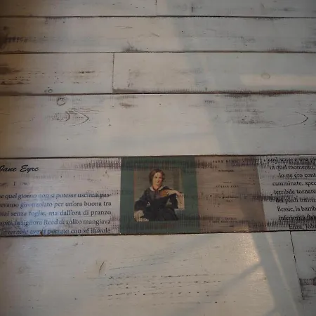 Antique Maison Bed & Breakfast 4*